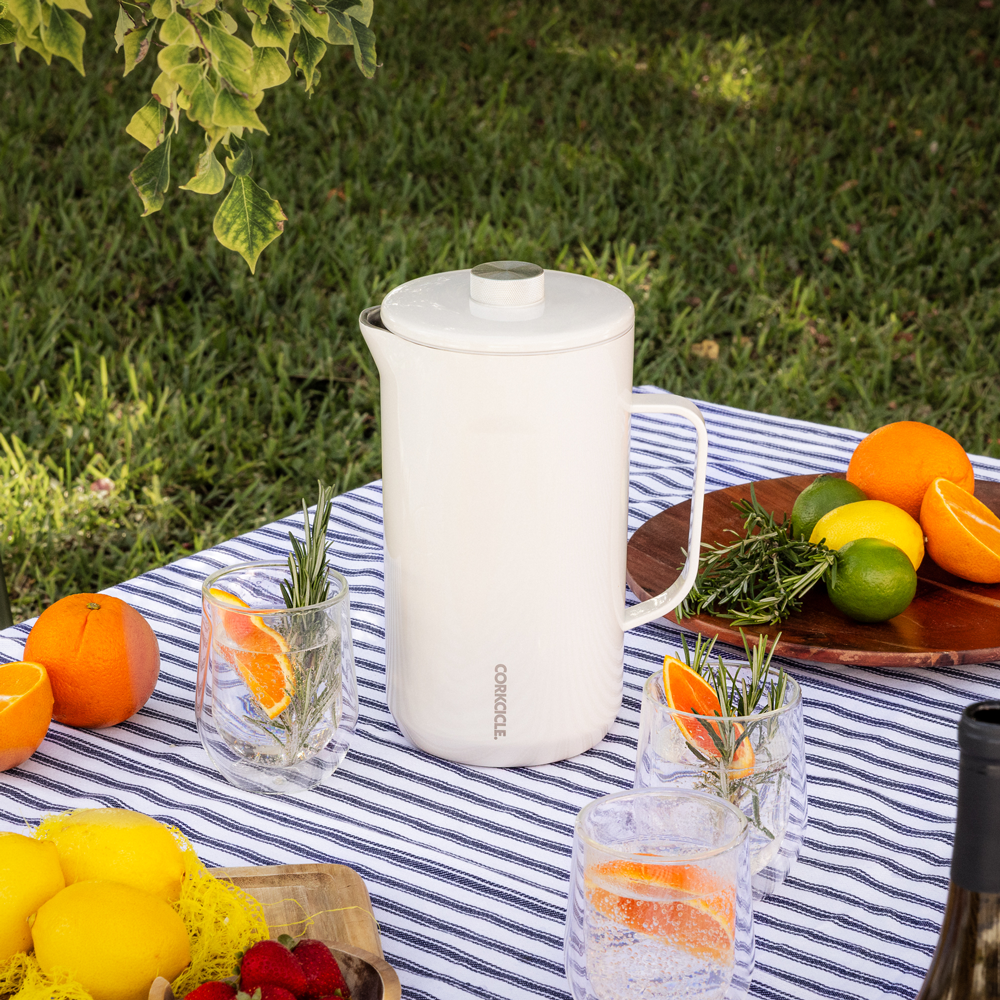 pitcher-p3 OatmilkPitcher_Lifestyle.png